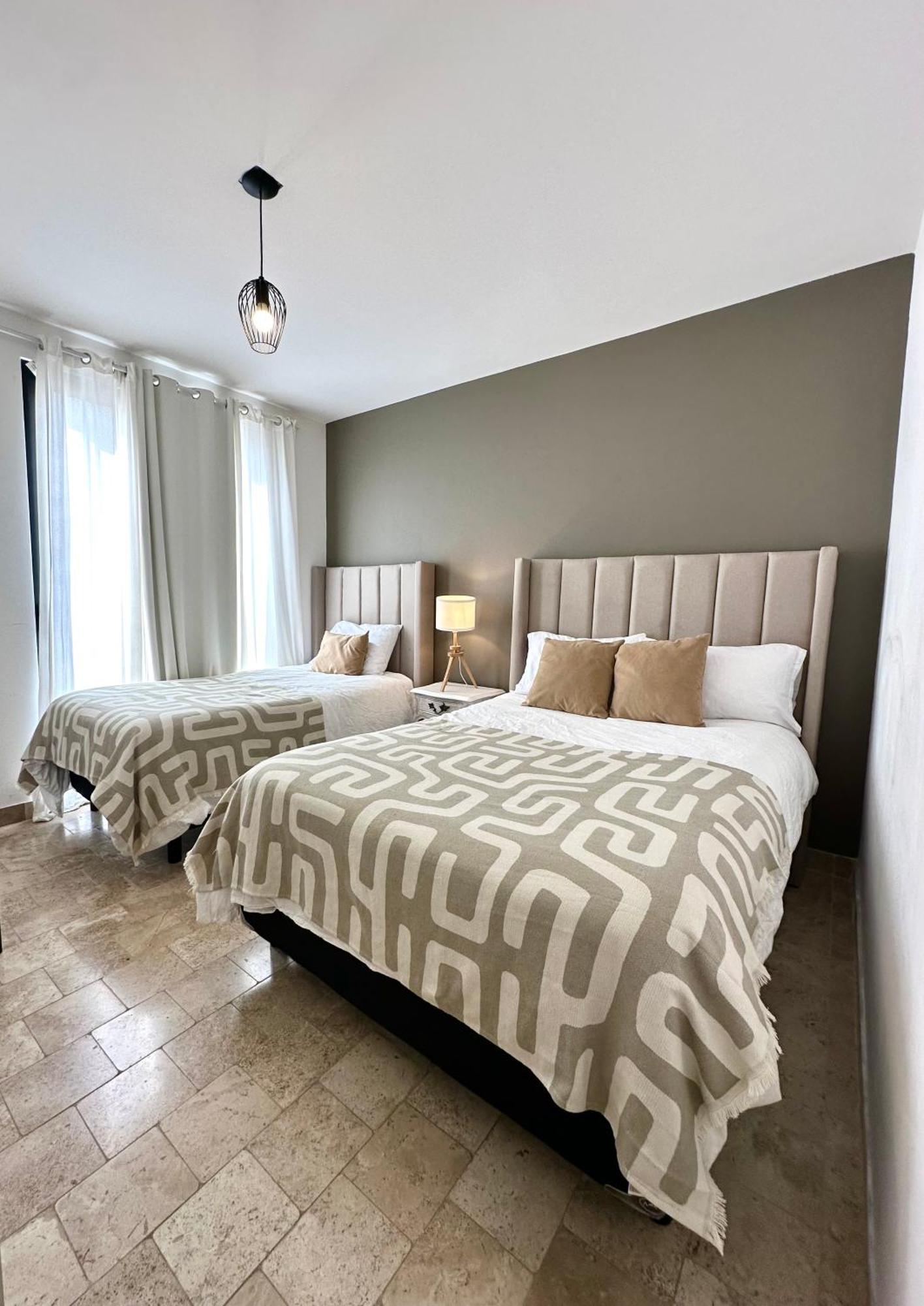 3Bedrooms-5 Min Downtown-Wifi-Pool-Jacuzzi-Parking Альенде Экстерьер фото